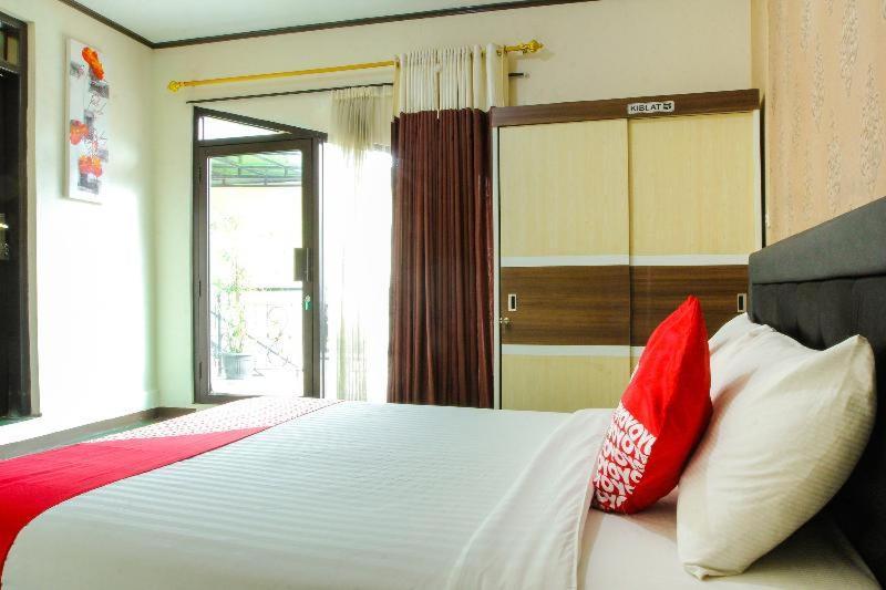 Reddoorz Near Cikole Lembang Hotel Room photo